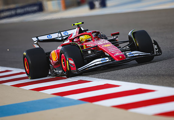 Die Kollektion Scuderia Ferrari 2025 ist jetzt erhältlich!