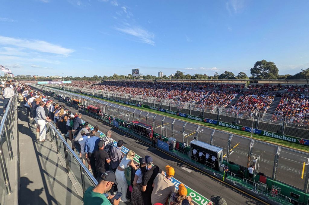 Großer Preis von Australien 2026: Mercedes gewinnt das Auftaktrennen der neuen F1-Ära