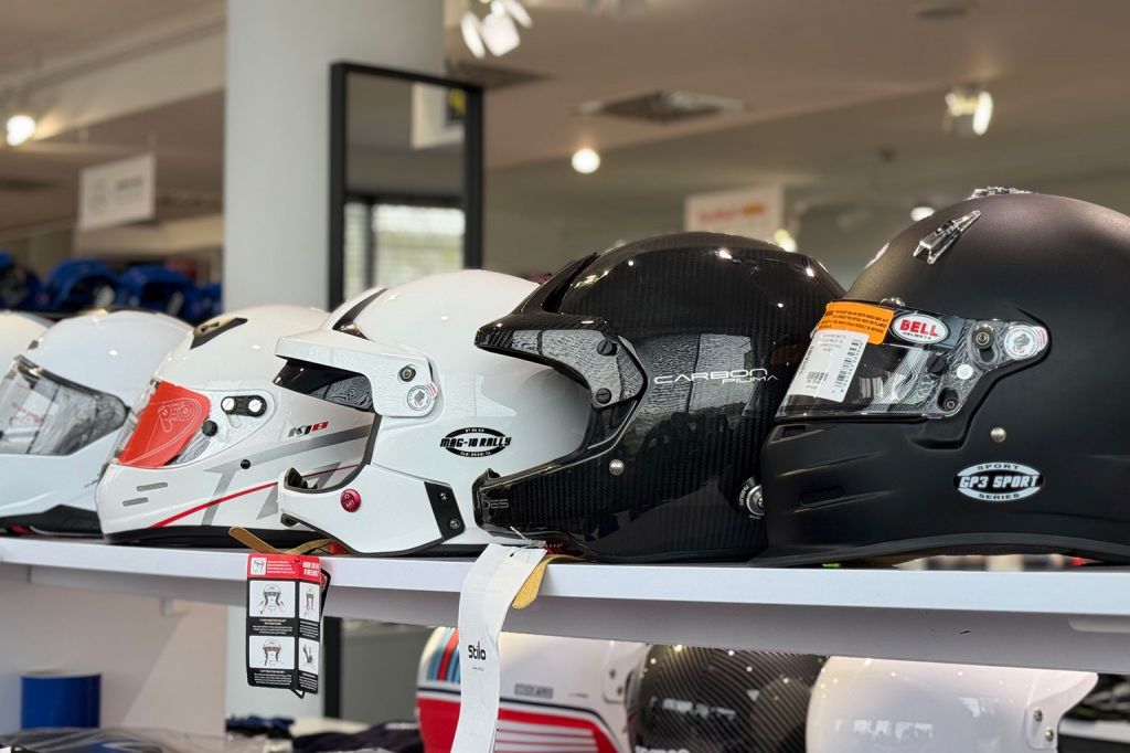 Motorsporthelm-Ratgeber: offene und geschlossene Helme im Vergleich