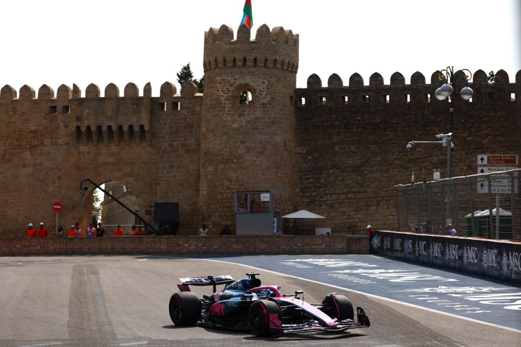 Qualifying in Baku 2026: Pole für Russell, Antonelli auf Startplatz 16