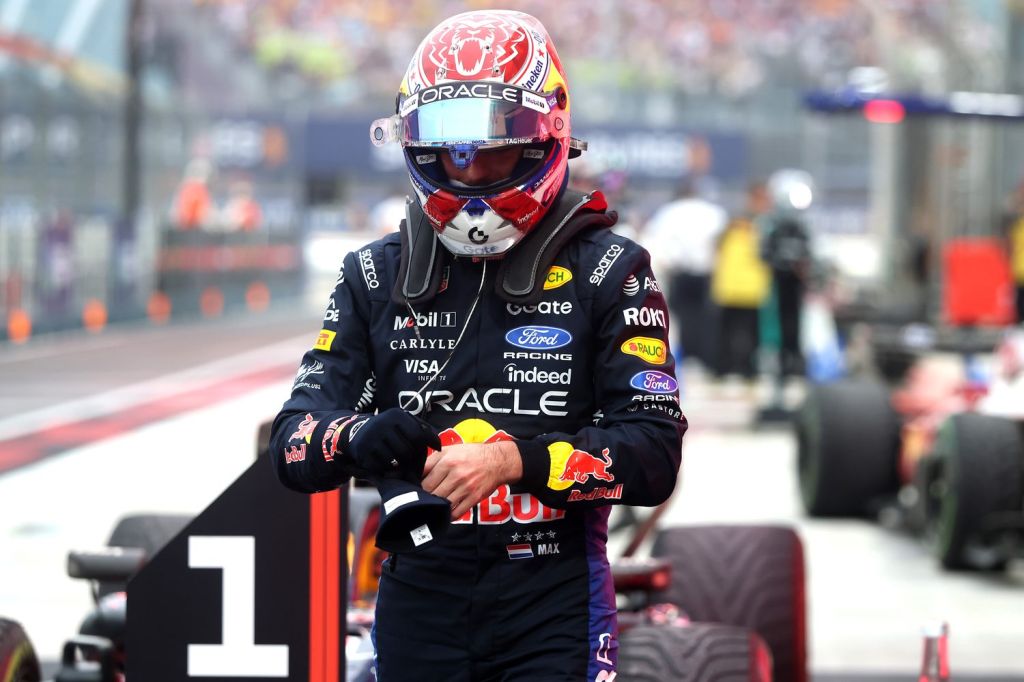 GP Singapur 2026: Verstappen gewinnt bei seinem 250. Start